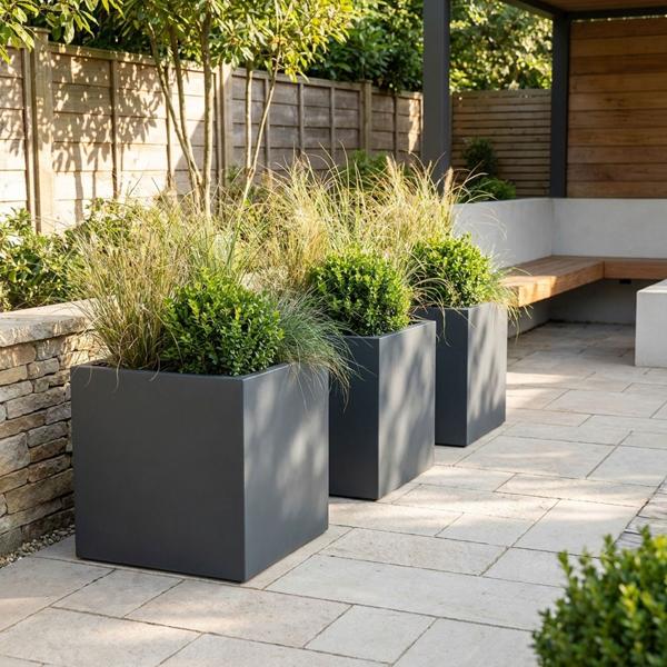 Lot de 3 pots de fleurs carrés 58 cm anthracite, bac de plantation 91L en plastique pour l’intérieur & l’extérieur, résistant au gel & aux UV, léger